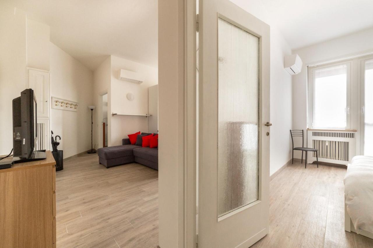 Sant'Ambrogio Bright Apartment With Terrace 밀라노 외부 사진